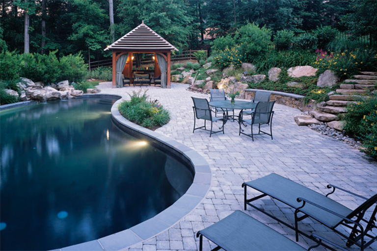 為植物花園添加涼亭、椅子和涼棚涼架增加其魅力值