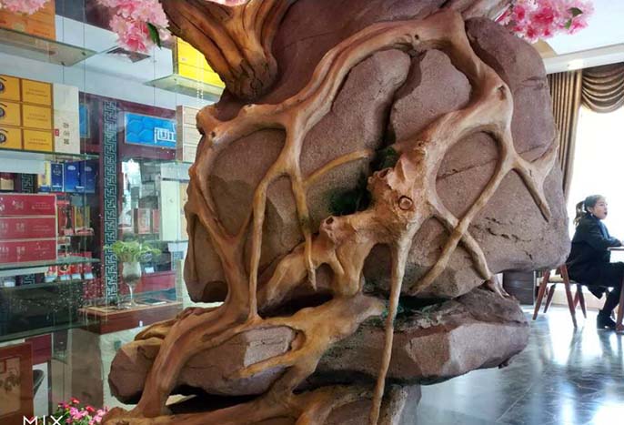 水泥仿真假山.jpg 水泥仿真假山