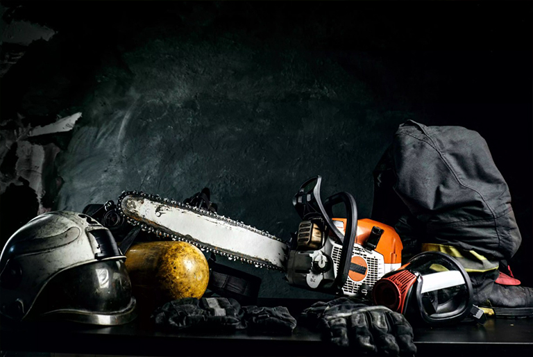 電鋸基本防護裝備