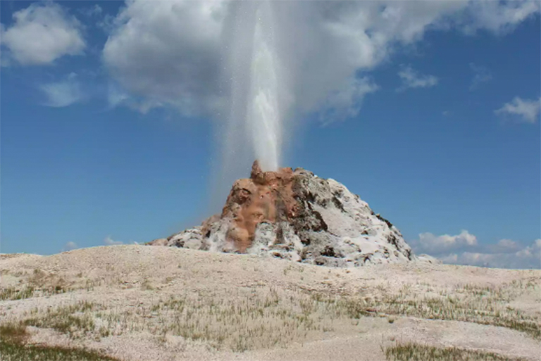 黃石間歇泉是公園壯觀的地熱特征之一.jpg 黃石間歇泉是公園壯觀的地熱特征之一