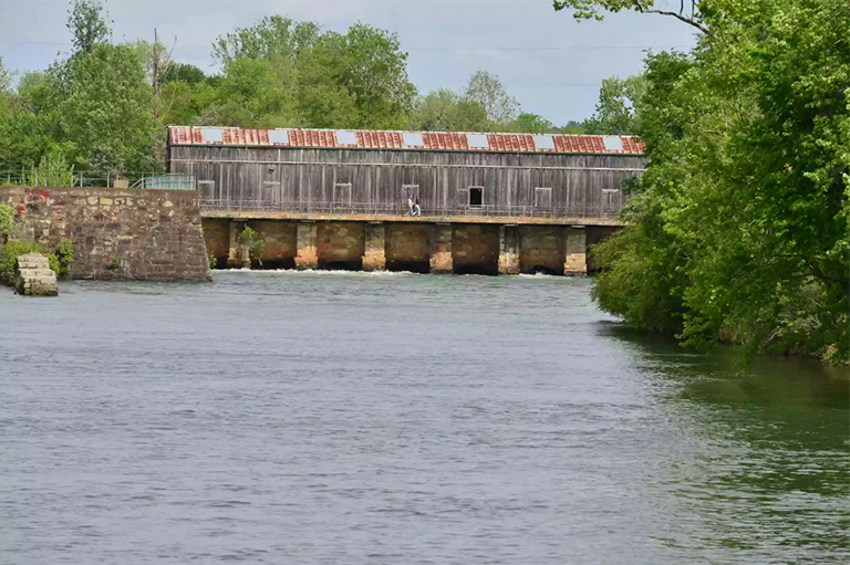 喬治亞州奧古斯塔的奧古斯塔運(yùn)河.jpg 喬治亞州奧古斯塔的奧古斯塔運(yùn)河