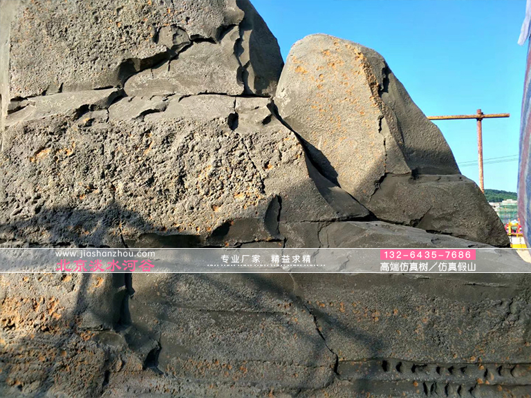 塑石假山.jpg 塑石假山