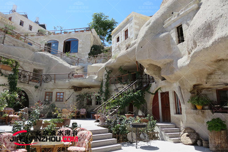 塑石假山.jpg 塑石假山