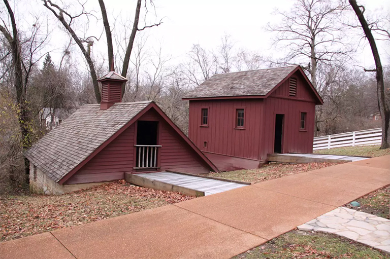 歐扎克國(guó)家風(fēng)景名勝河道.jpg 歐扎克國(guó)家風(fēng)景名勝河道