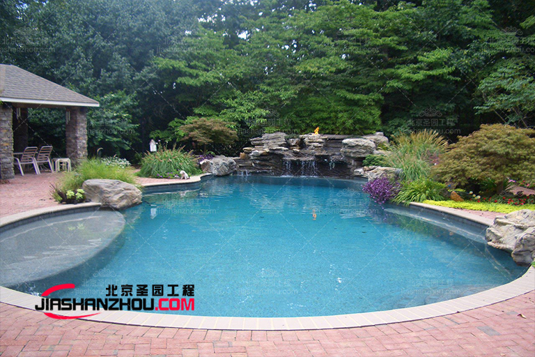 假山水池
