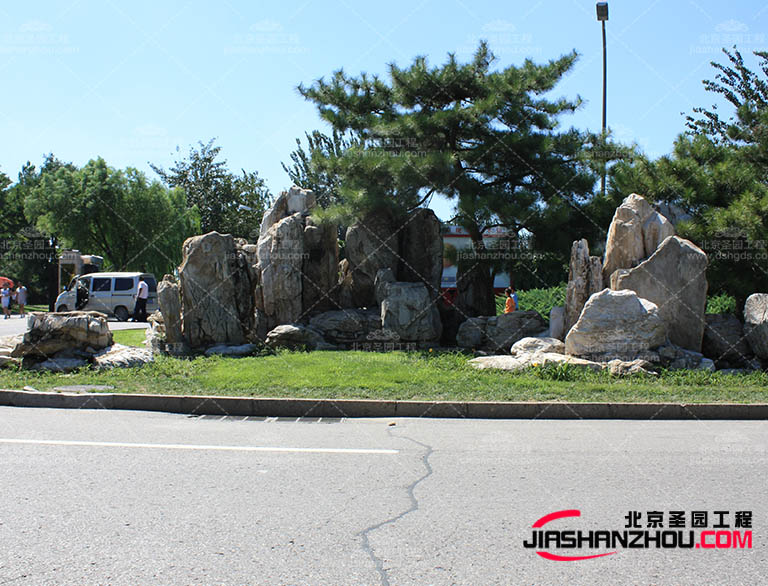 塑石假山.jpg 塑石假山