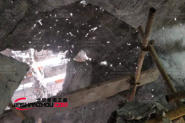 鹽洞.jpg 鹽洞.jpg